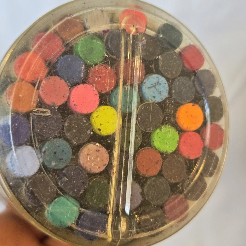 Vintage CRAYOLA America's Favorite Top 50 Crayons Special Edition 2001 Screw Top